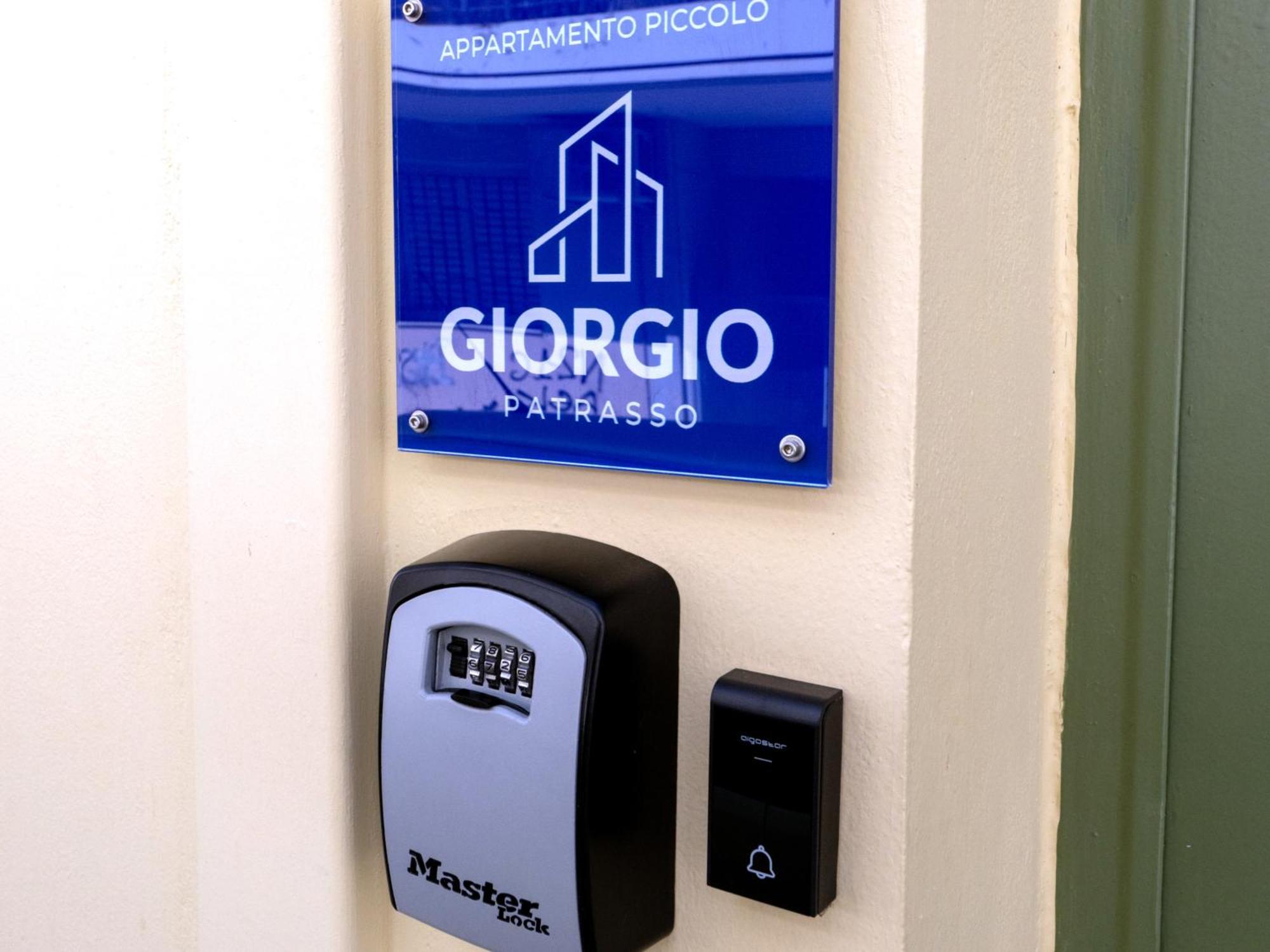 Giorgio Patrasso - Micro Apartment In The Center Of Pátra Eksteriør bilde